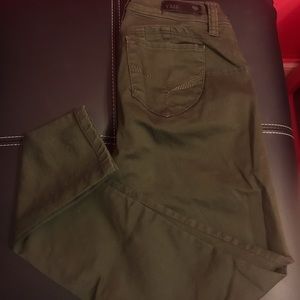 Olive color jeans 💚